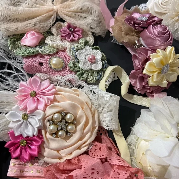 Newborn girl Fancy Bows w stones and flowers - Picture 1 of 4